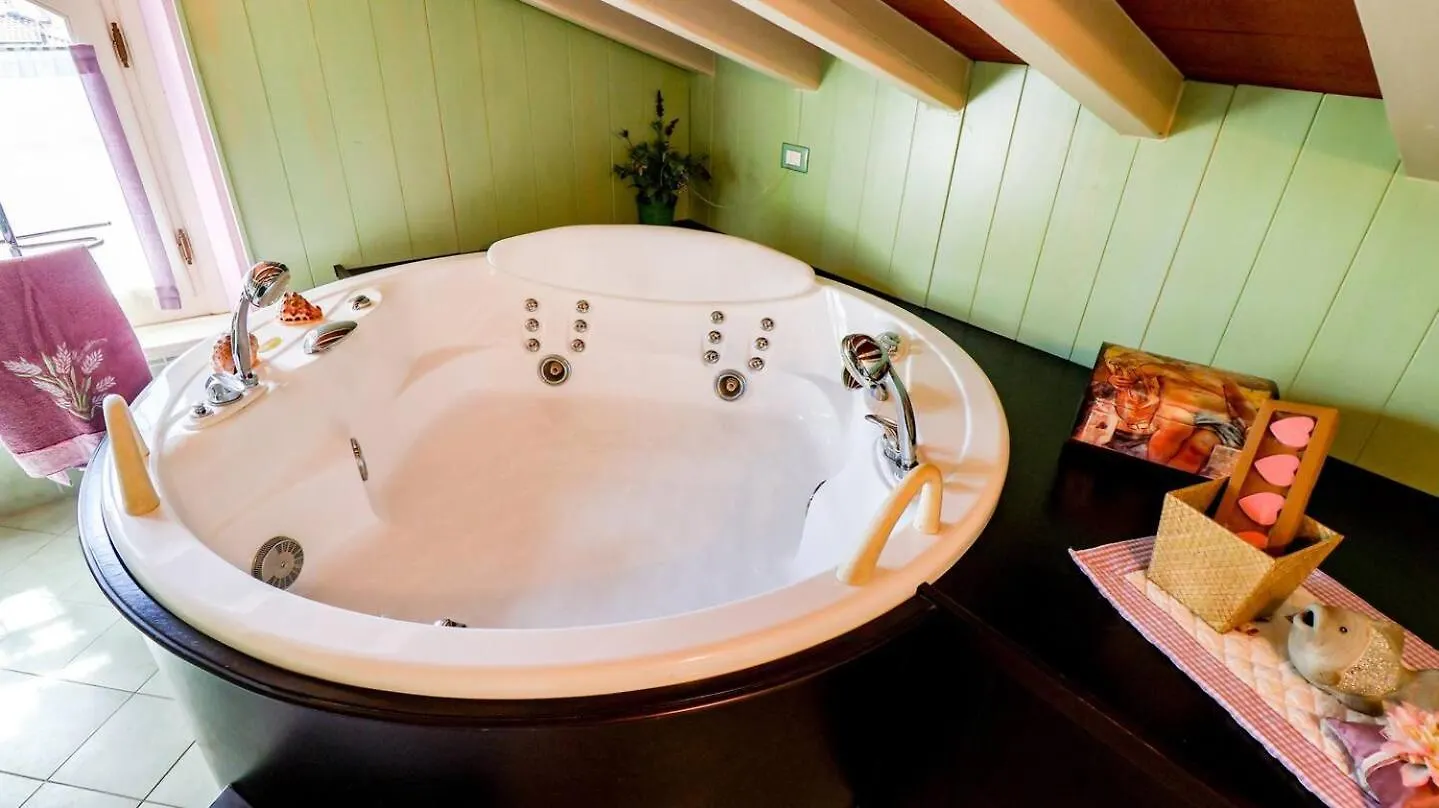 Forte Dei Marmi House - With Jacuzzi Cinquale 0*,  Italy