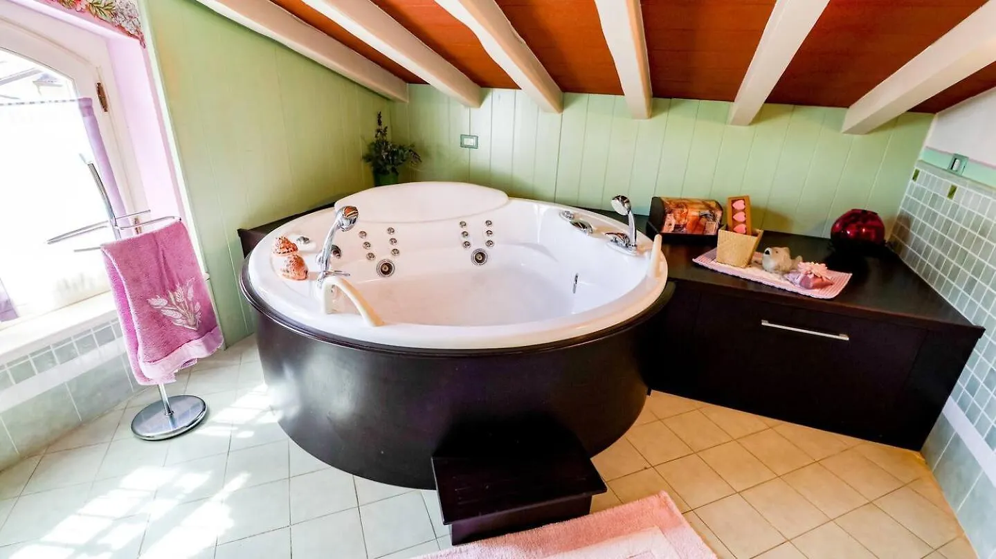 Forte Dei Marmi House - With Jacuzzi Cinquale Italy